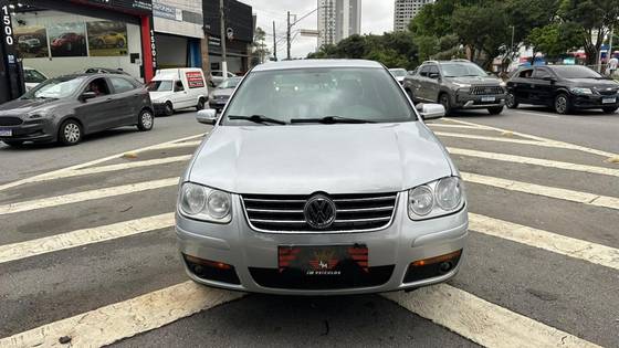 VOLKSWAGEN BORA 2.0 MI 8V GASOLINA 4P TIPTRONIC VOLKSWAGEN BORA 2.0 MI 8V GASOLINA 4P TIPTRONIC